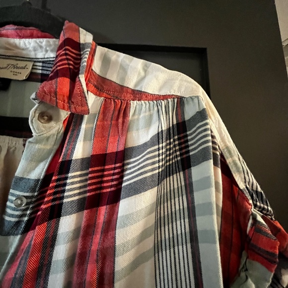 Women’s button up shirt, Lewis, plaid, short sleeve, size small - Picture 3 of 4